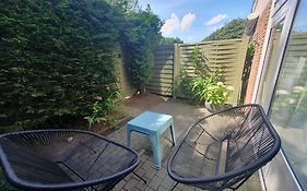 FeWo mit Terrasse 500m zum Strand, gemütlich, renoviert